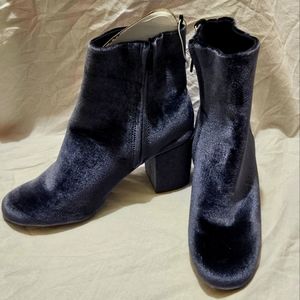 Velvet boots